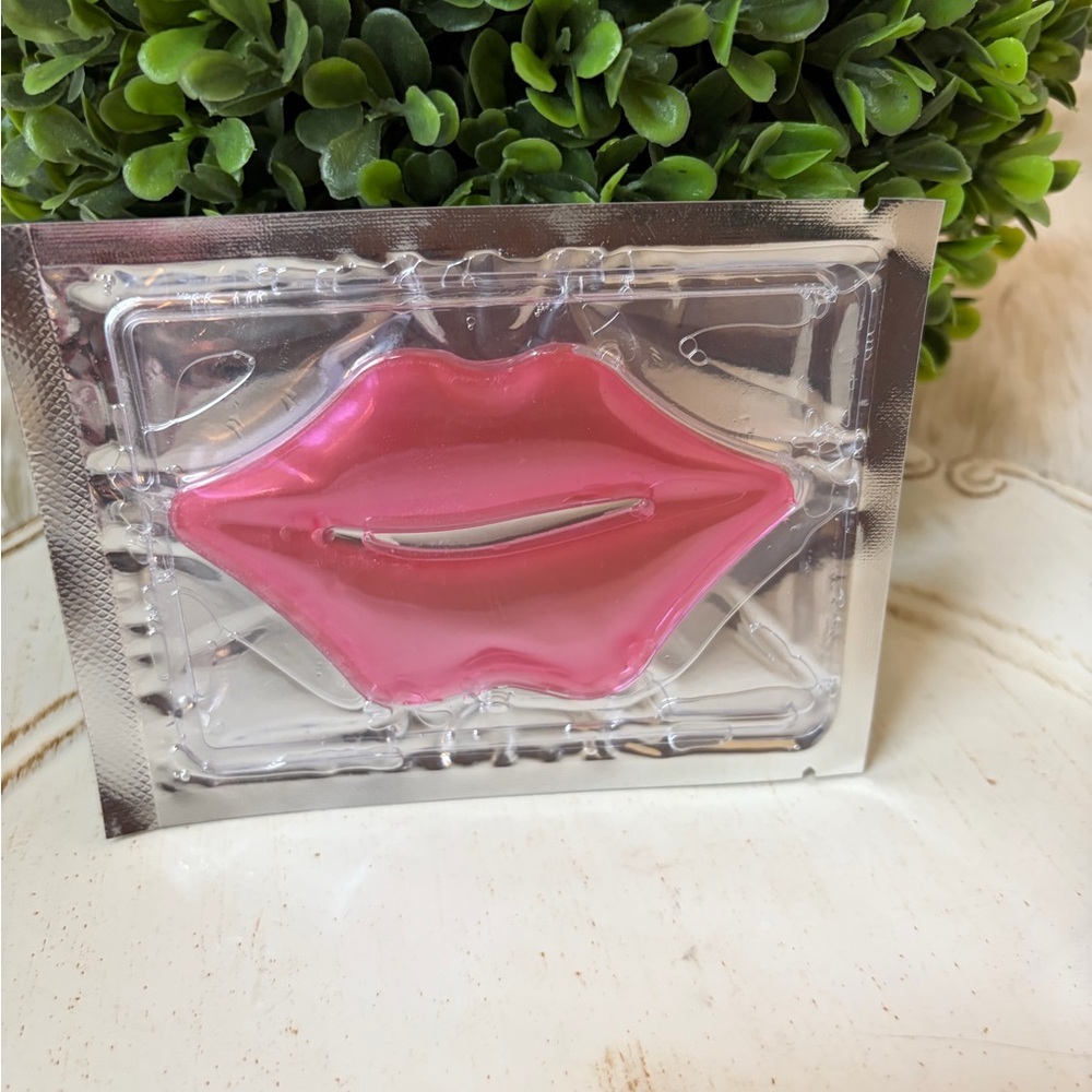 Free with purchase | Hydrating  lip mask